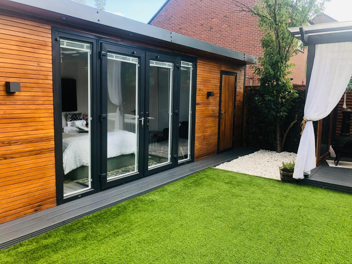 Meezee Pearl Double Bed Lodge With Free Parking Salford  Exteriér fotografie